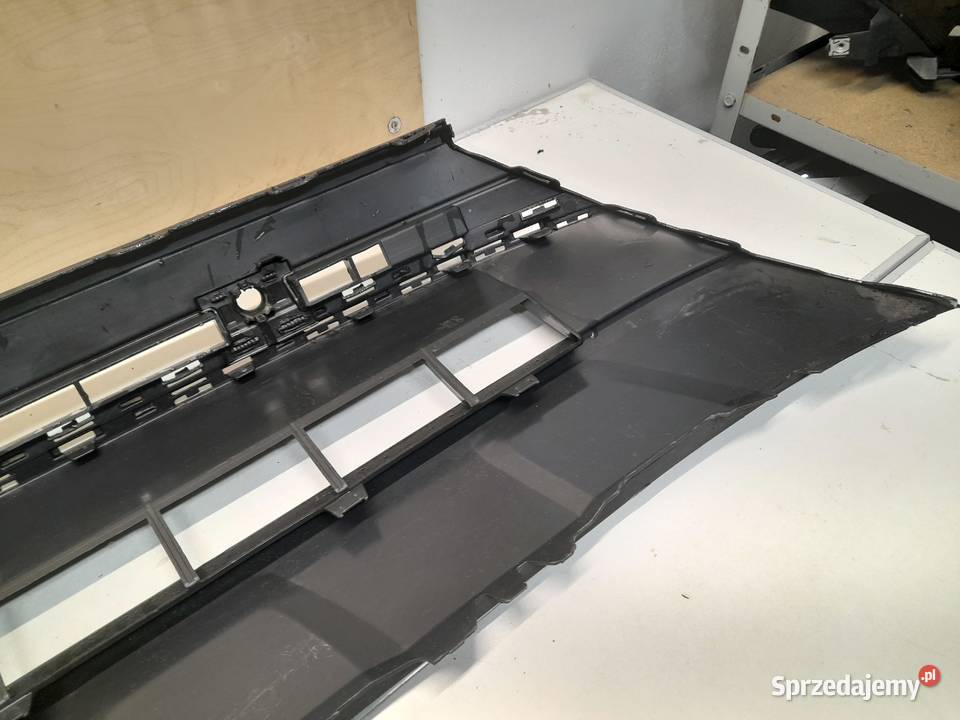 VW TOUAREG III SPOILER DOKŁADKA KRATKA ZDERZAKA Goleniów