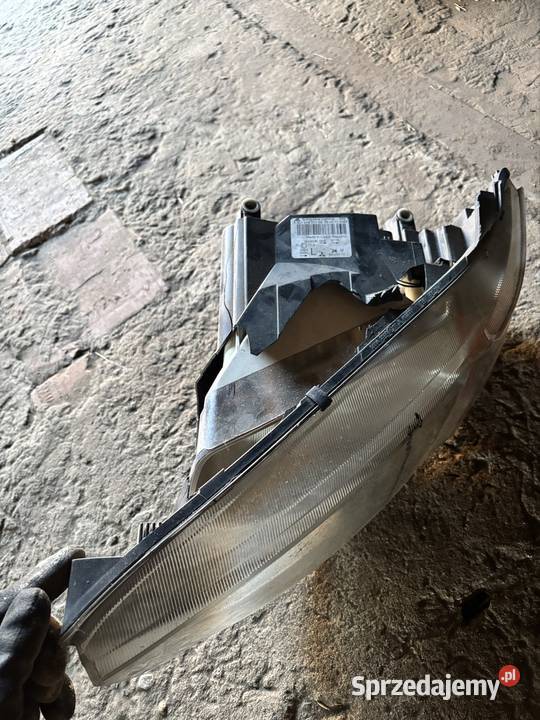 Mitsubishi Colt 2011 lampa przód lewa Strumiany