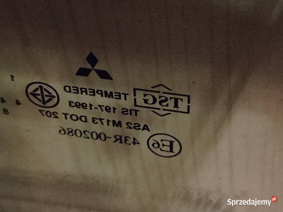 Mitsubishi L200 2006 szyby drzwi prawych