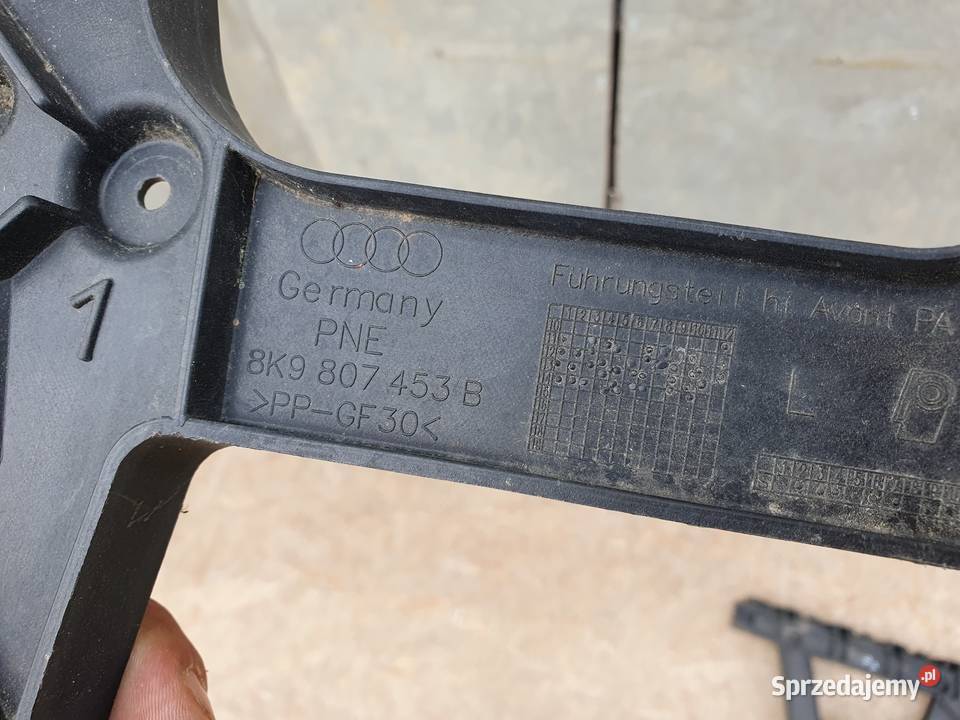 AUDI A4 B8 KOMBI ŚLIZG LEWY ZDERZAKA TYŁ Międzychód