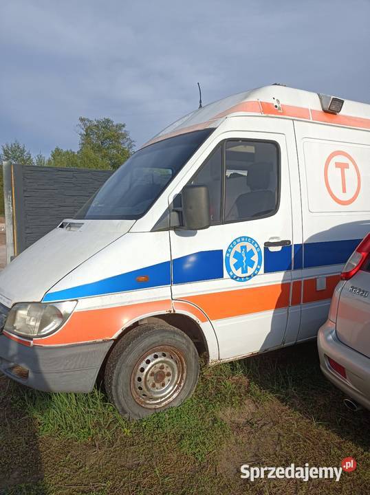 Anbulans karetka mercedes sprinter nadwozie manualna Pionki