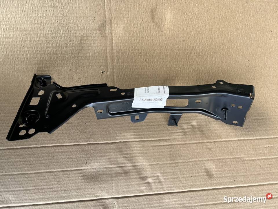 AUDI A4 B9 1620 IMOCOWANIE BŁOTNIKA 8W0821136C osobowe Pozostałe Międzychód