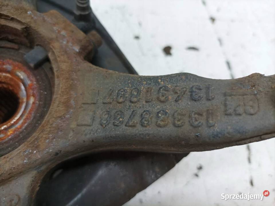 ZWROTNICA PRAWY PRZÓD 14 B 13388768 Opel Corsa V