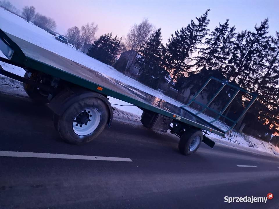 Przyczepa slomy skrzynio palet