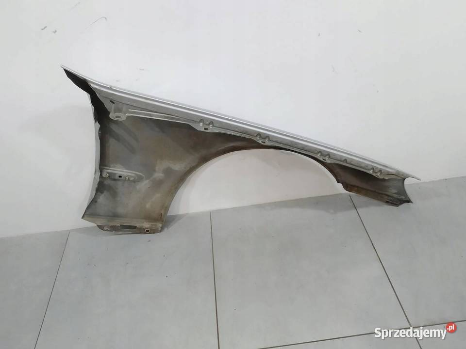 BŁOTNIK LEWY PRZÓD SREBRNY LIFT MercedesBenz Błotniki