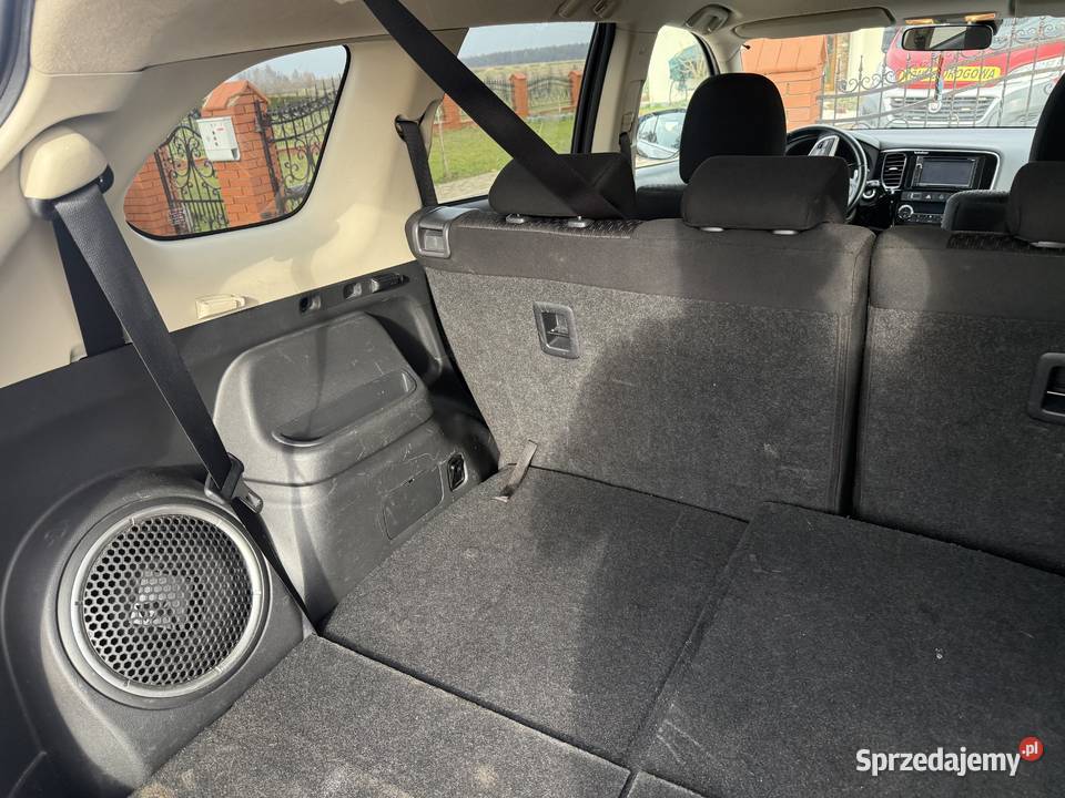 Mitsubishi Outlander 3 20 benzyna 2014 7 osobowy benzyna Iwaniska