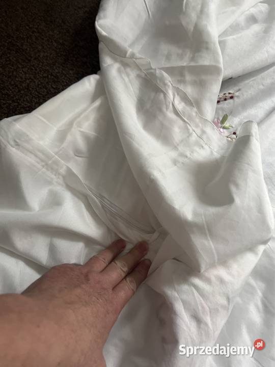 Narzuta biała haftowana Zabrze