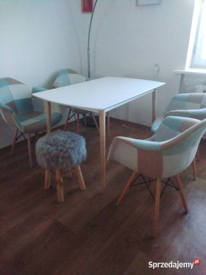 Stół i krzesła do jadalni w stylu skandynawskim Białystok