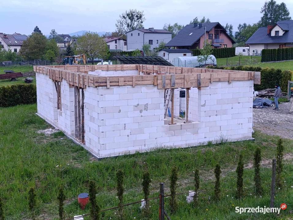 Budowa domu murarz system gospodarczy Roczyny