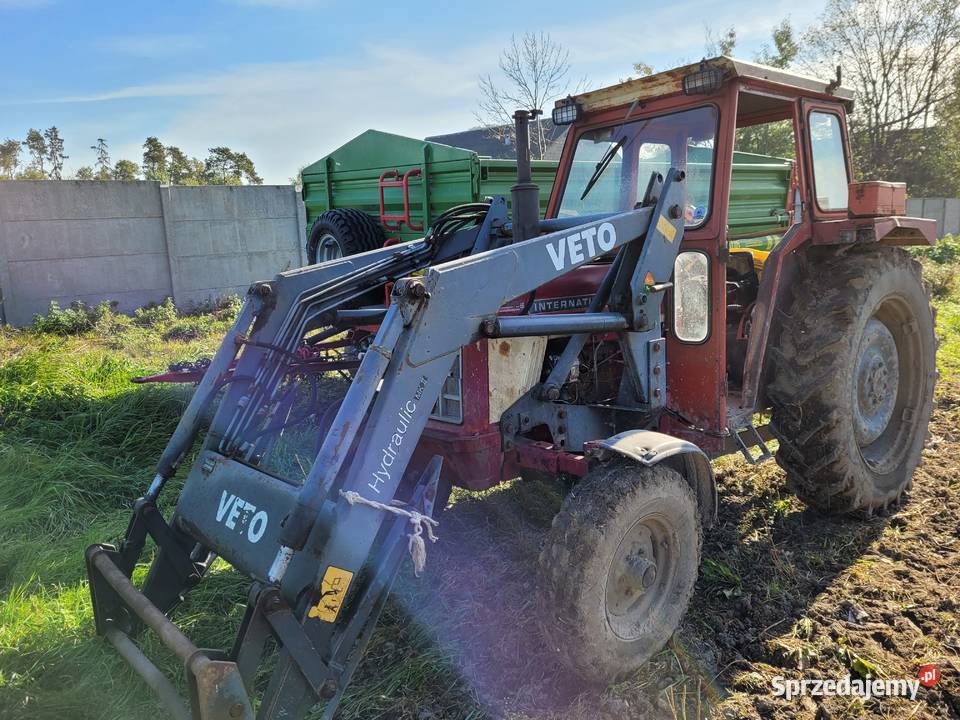 Ciągnik International IH 574 z ładowaczem Kielce