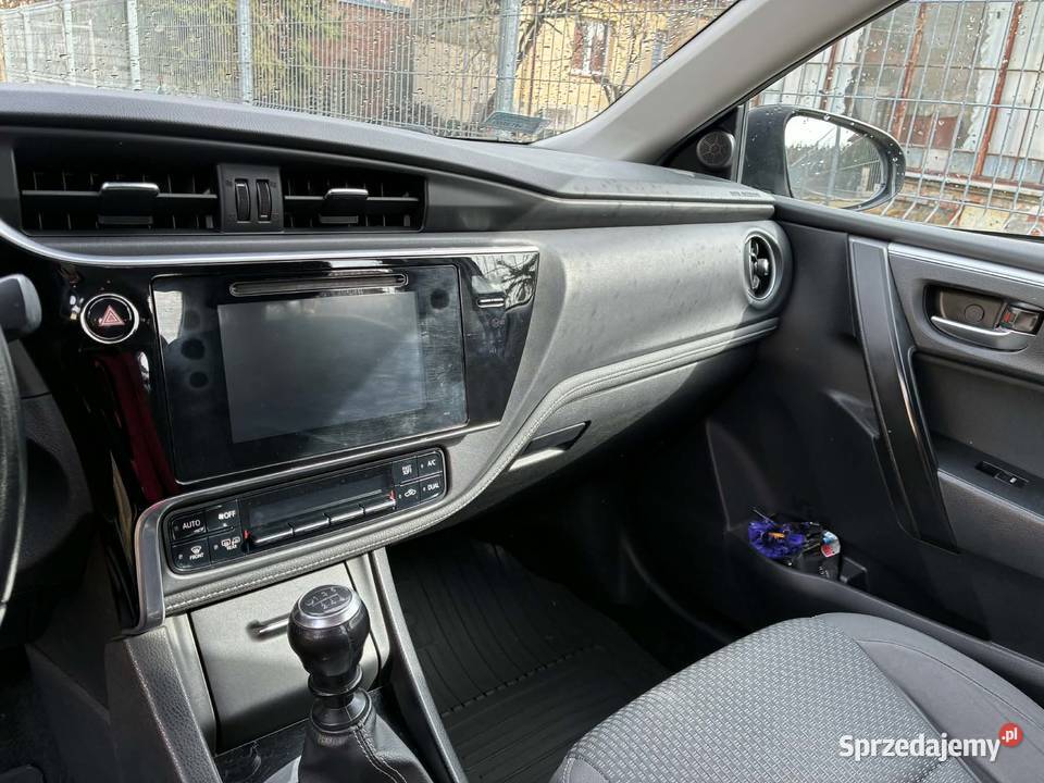 Toyota corolla 2017 r szara sprzedam