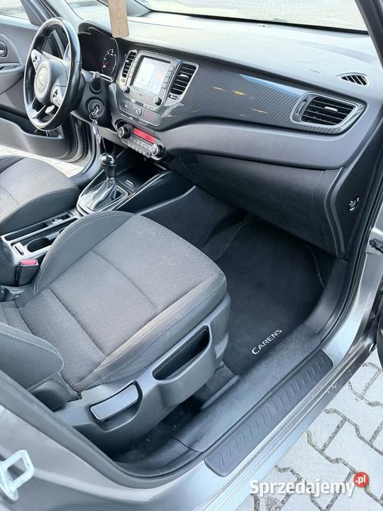 Kia Carens 17 CRDI 141 Stan 7mio Osobowy światła przeciwmgielne Gdów