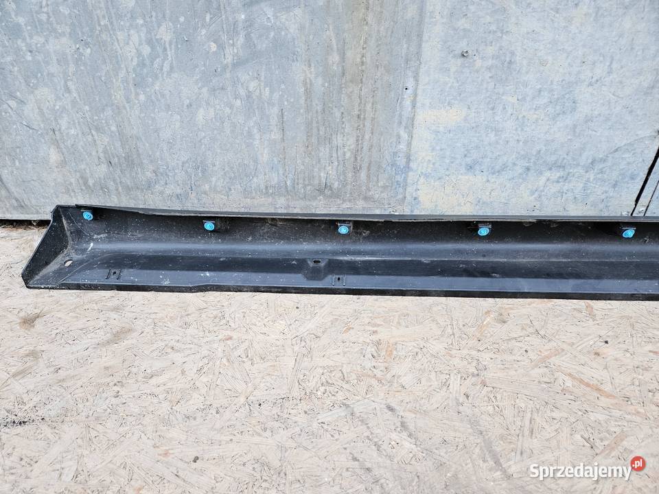 MITSUBISHI OUTLANDER III LISTWA PROGOWA LEWA osobowe Listwy i nakładki wielkopolskie Międzychód