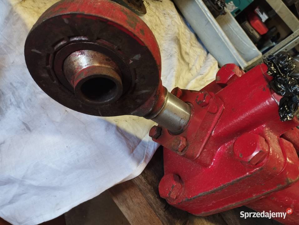 Sprzedam siłownik hydrauliczny tłok 100 sprzedam