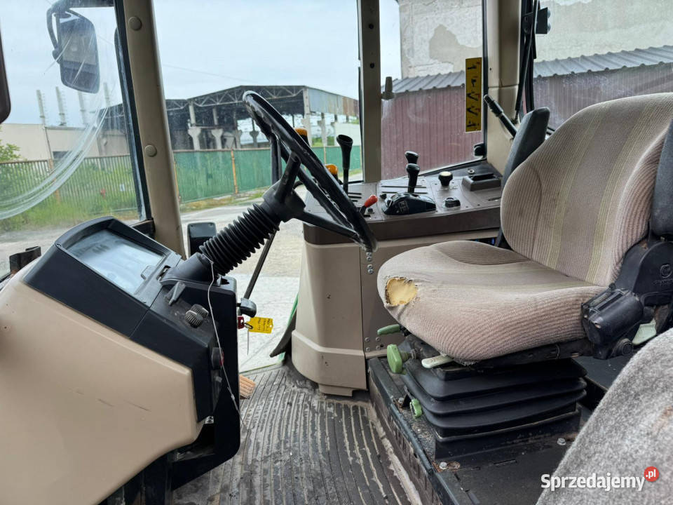 Ciągnik JOHN DEERE 6110 4x4 80 Napęd 4x4 świętokrzyskie Łojowice sprzedam