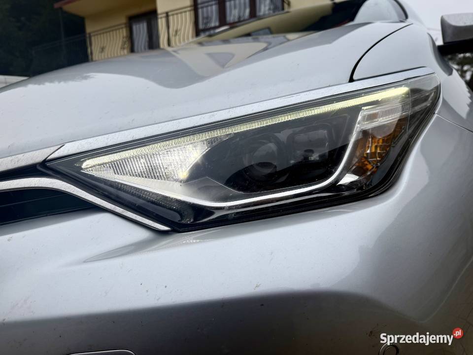 Toyota Auris Hybrid 18 1450000km łódzkie Rawa Mazowiecka