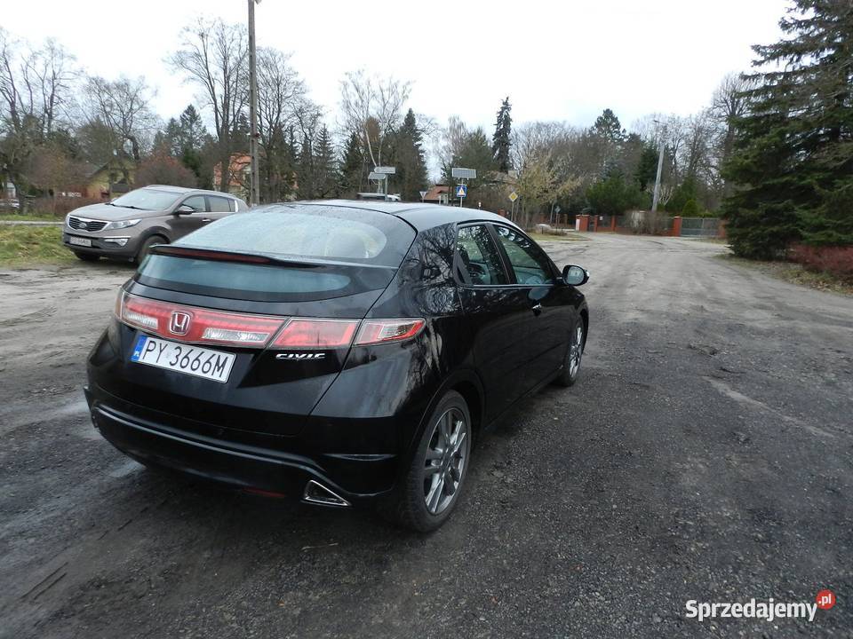 Honda Civic VIII piękne Czarne UFO 18 stan pierwszy właściciel wielkopolskie Puszczykowo