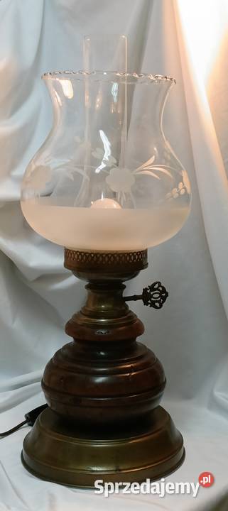 Lampa stołowa stylizowana na naftową drewno i