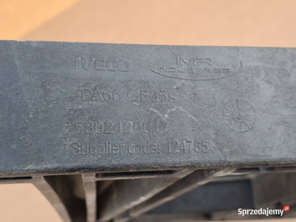 IVECO SWAY UCHWYT WSPORNIK MOCOWANIE SPOILERA Bieleń