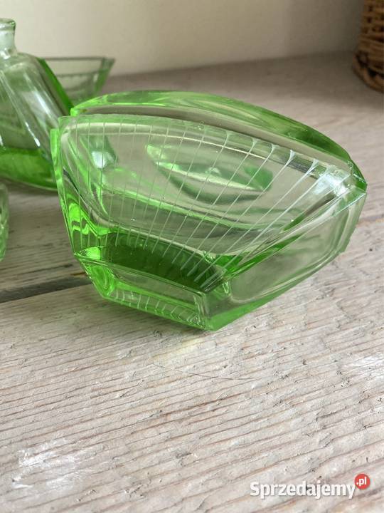 Zestaw toaletowy art deco 4 cz Wleń sprzedam