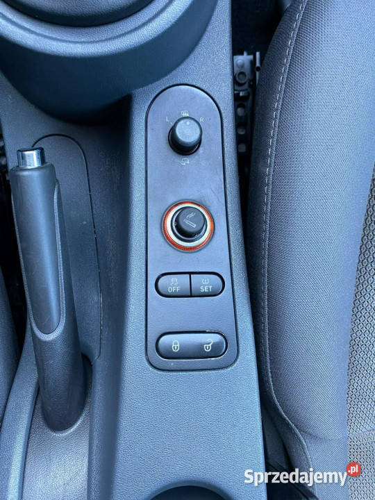 Seat Leon klimatyzacja el szyby lusterka czarny sprzedam