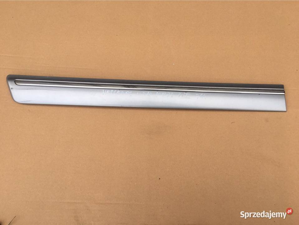 Listwa drzwi prawy tył mercedes w210 Lift 744 osobowe Pozostałe Chojnice
