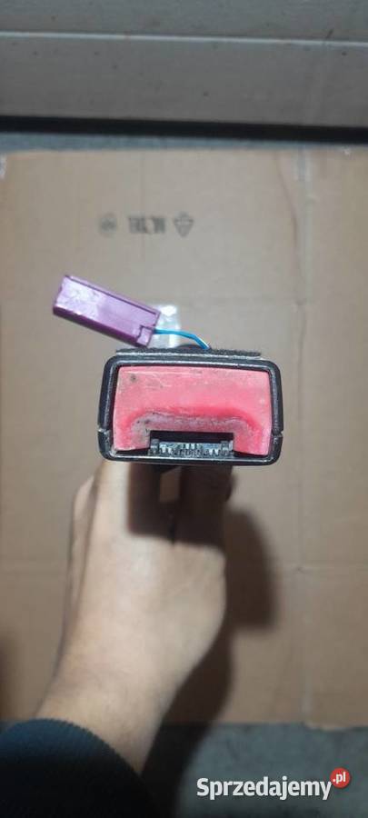 Sprzedam Klamra pasa przedniego i lewego pasa