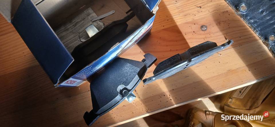 Klocki hamulcowe BOSCH 0986494118 E90 E81 osobowe