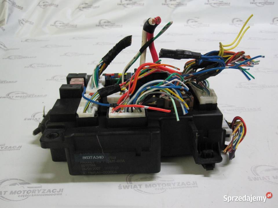 OUTLANDER II 20 DID 07r skrzynka bezpieczników osobowe