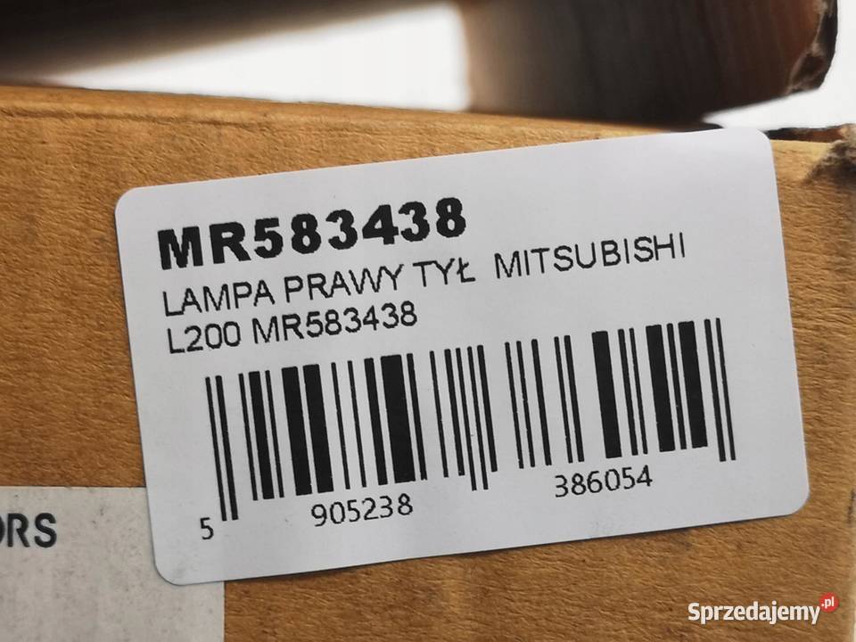 LAMPA PRAWY TYŁ MITSUBISHI L200 25 TD 19962007