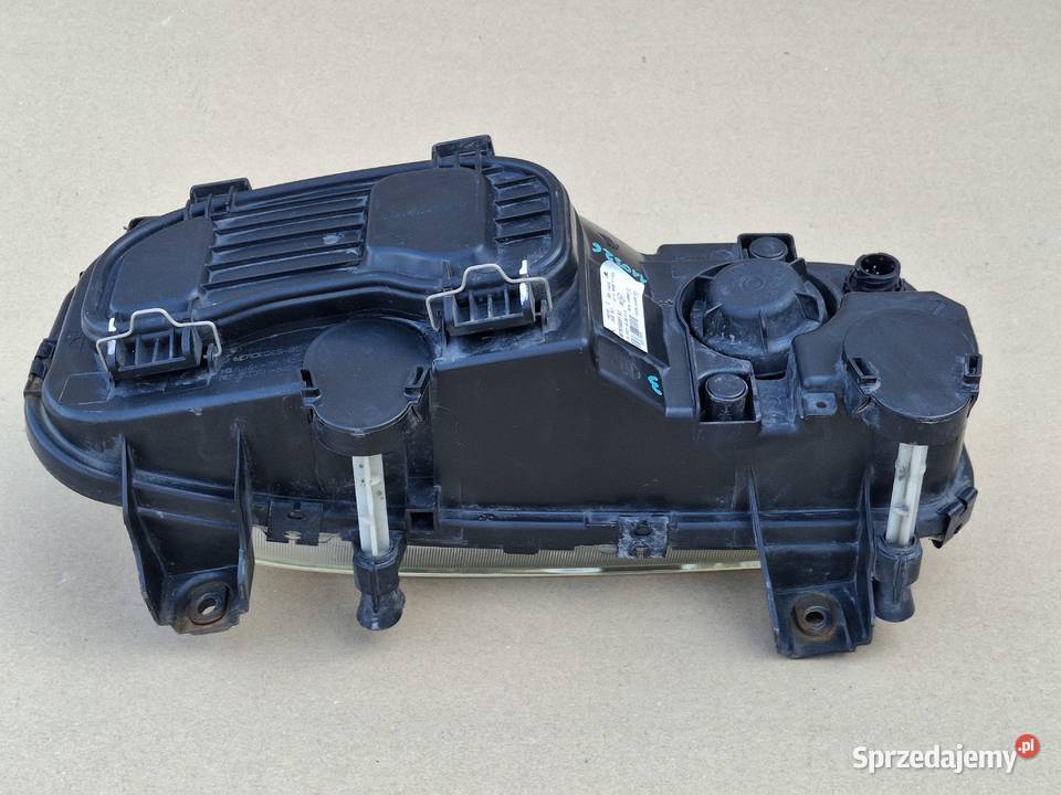 MERCEDES ATEGO REFLEKTOR LEWY LAMPA LEWA Bieleń sprzedam