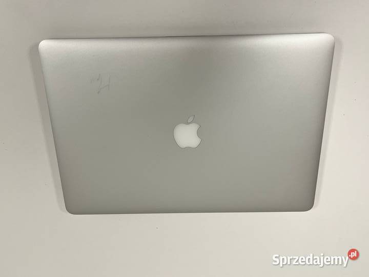 MacBook Pro 15 2015 A1398 i7 16GB RAM Skała