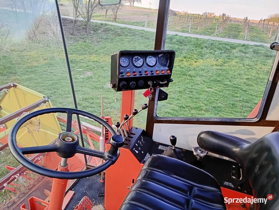 Dronningborg d 3000 MasseyJohn Deere Claas fahr Zbożowe lubelskie Goraj