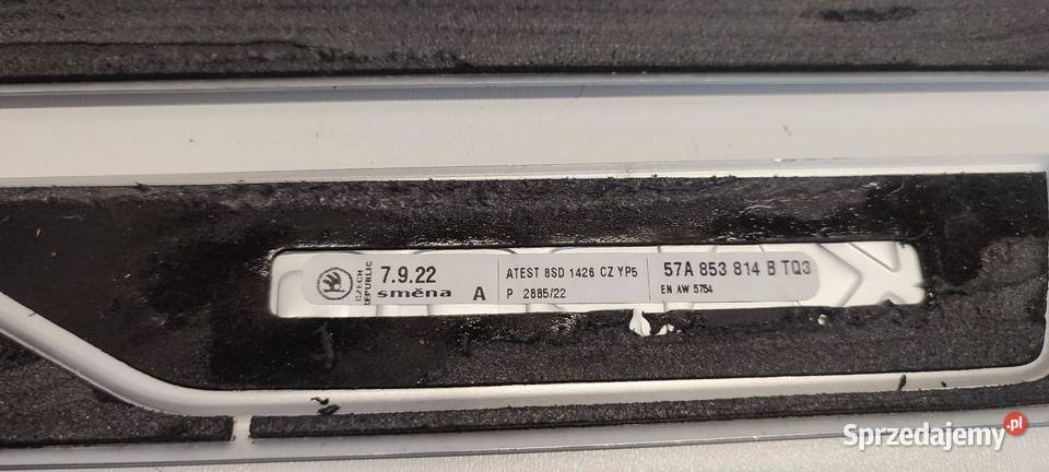 SKODA KAROQ LISTWY PROGOWE PRZÓD KOMPLET sprzedam