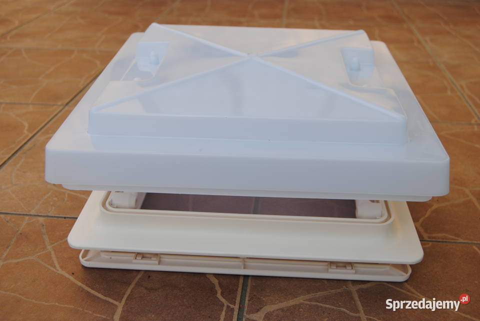 Kamper przyczepa okno dachowe 28 x 28 wielkopolskie Komorniki