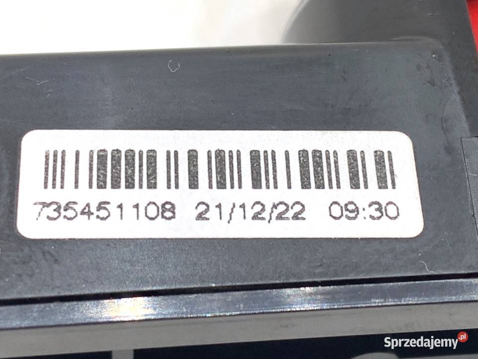 WŁĄCZNIK ŚWIATEŁ AWARYJNYCH FIAT 500 735451108 osobowe