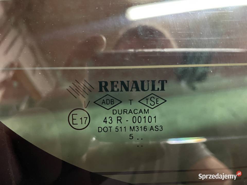 Lampa tył Renault clio IVlewa prawa śląskie Janów sprzedam