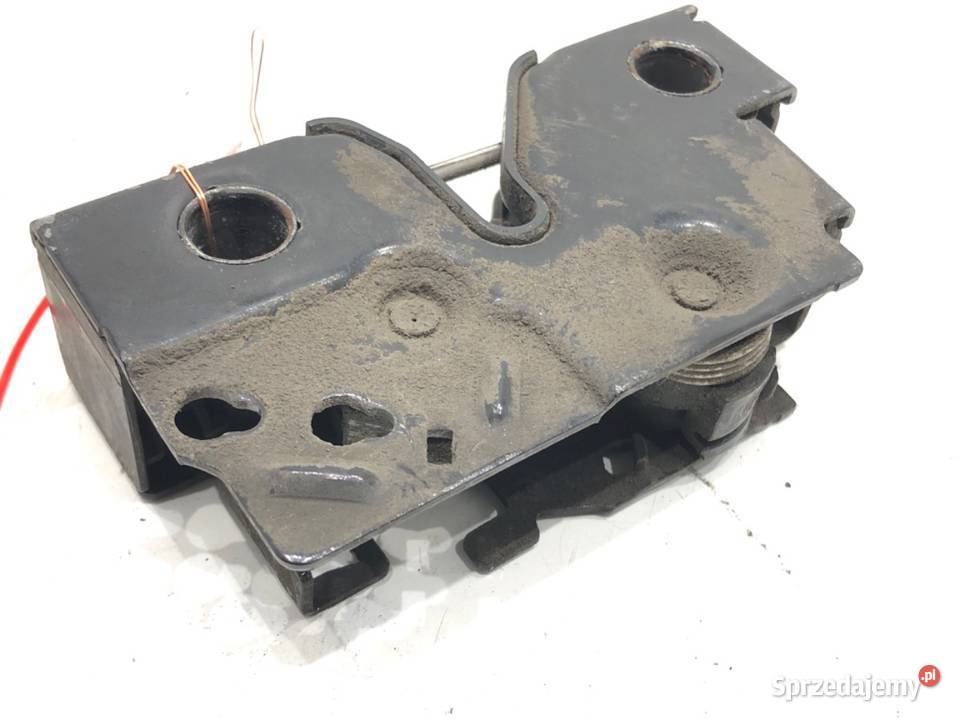 ZAMEK MASKI PRZÓD VW PASSAT B8 SedanLimuzyna osobowe