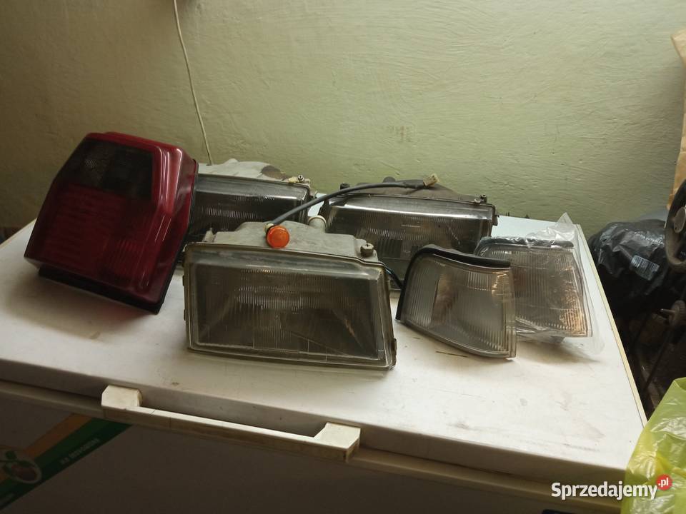 Lampy przednie Fiat Uno 999km Uno Dąbrowa Górnicza