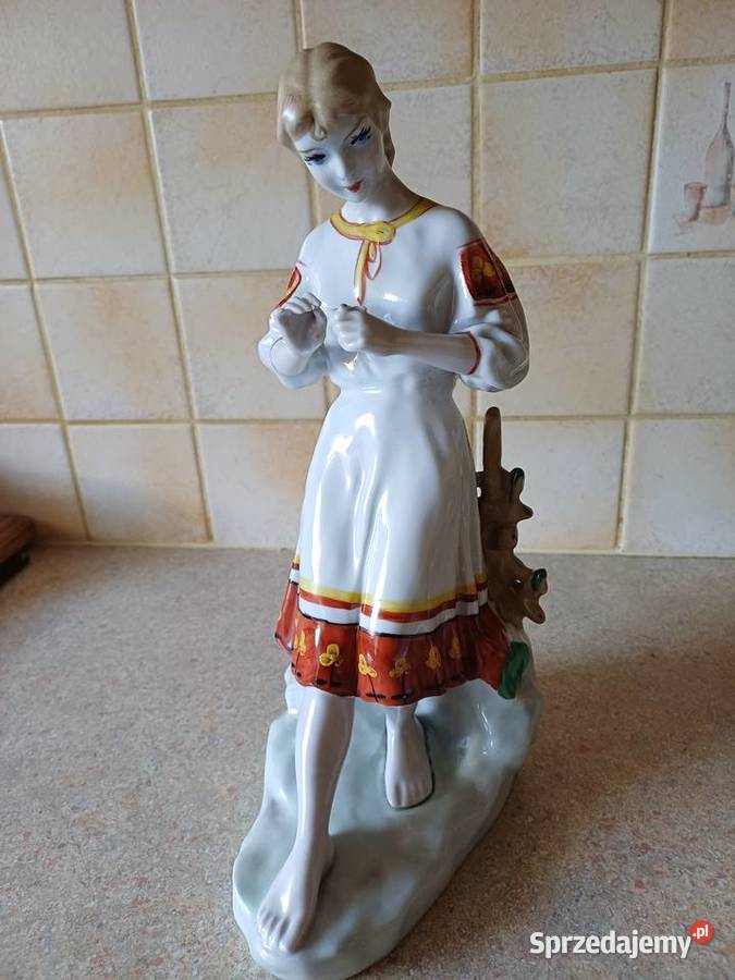 vintage figurkaDziewczyna z rumiankiem Nowy Targ
