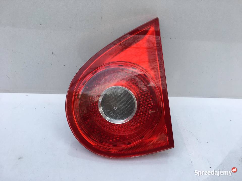 VW GOLF 5 PRAWA LAMPA W KLAPĘ Ostroróg