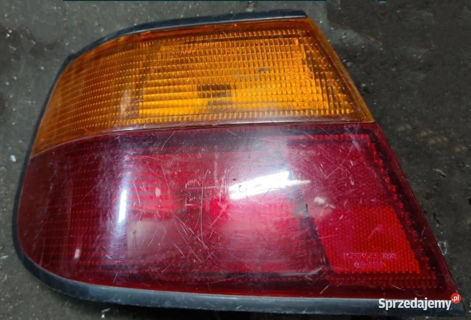 Nissan Almera N15 tylna lampa prawa lewa Lampy tylne Lubzina