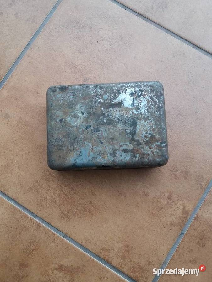 Stara puszka metalowa Osram na żarówki