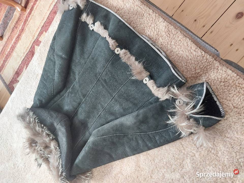 Kożuszek krótki czarny