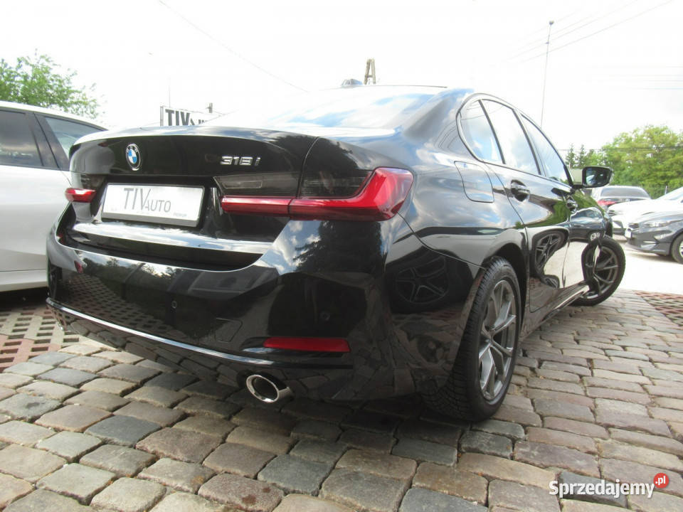 BMW 318 BEZSZKODOWY NAWIGACJA Ambient Salon czujnik deszczu BMW Warszawa