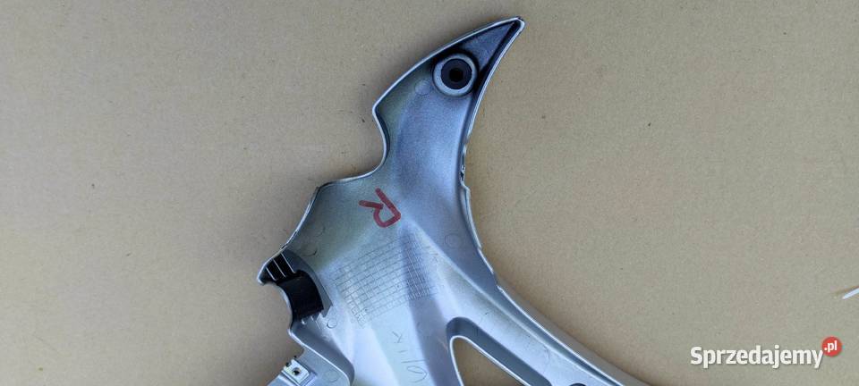 Suzuki Gladius 650 owiewka prawa OEM 4761144H mazowieckie
