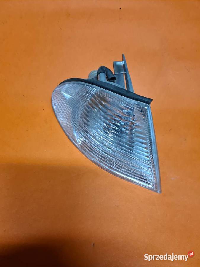 BMW E46 LAMPA KIERUNKOWSKAZU osobowe Tomaszów Lubelski sprzedam