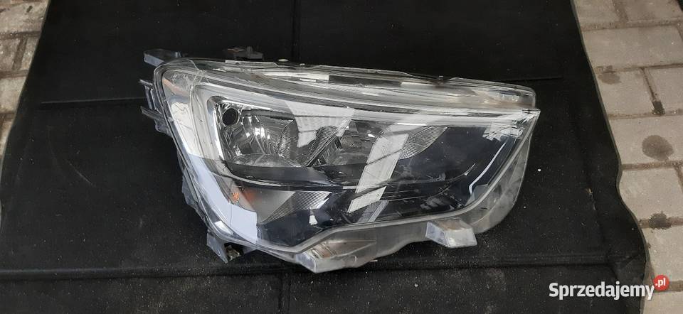 Opel combo E 2018 Lampa prawa przód Kościerzyna