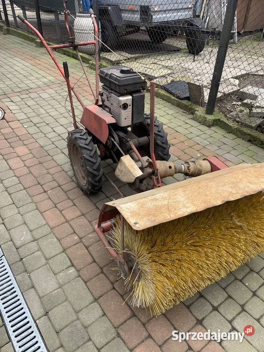 Szczotka zamiatarka Odsniezarka ciagnik dzik Gdańsk