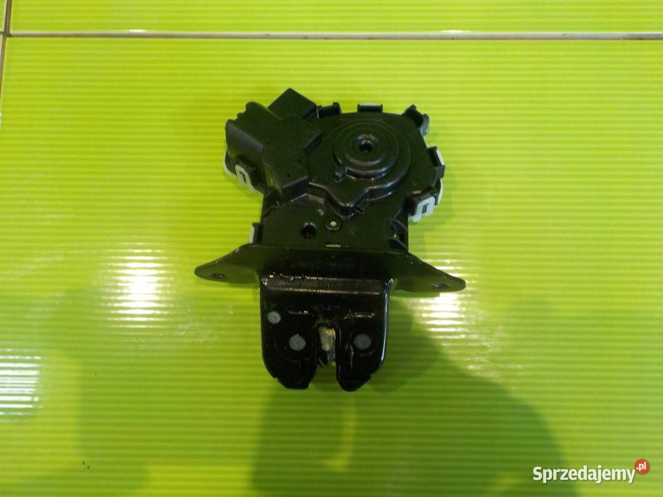 MAZDA 2 IV 20r 5D zamek klapy tyl Suków sprzedam